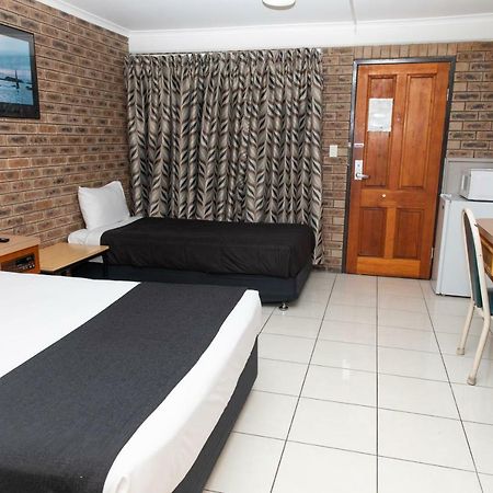 Lantern Motor Inn Mackay Bagian luar foto
