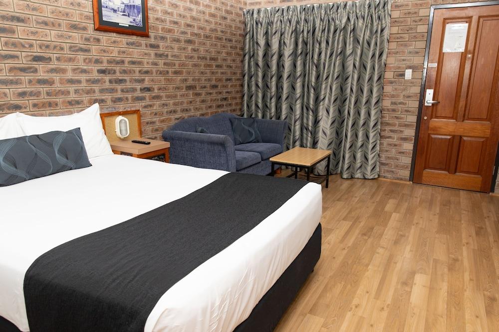 Lantern Motor Inn Mackay Bagian luar foto