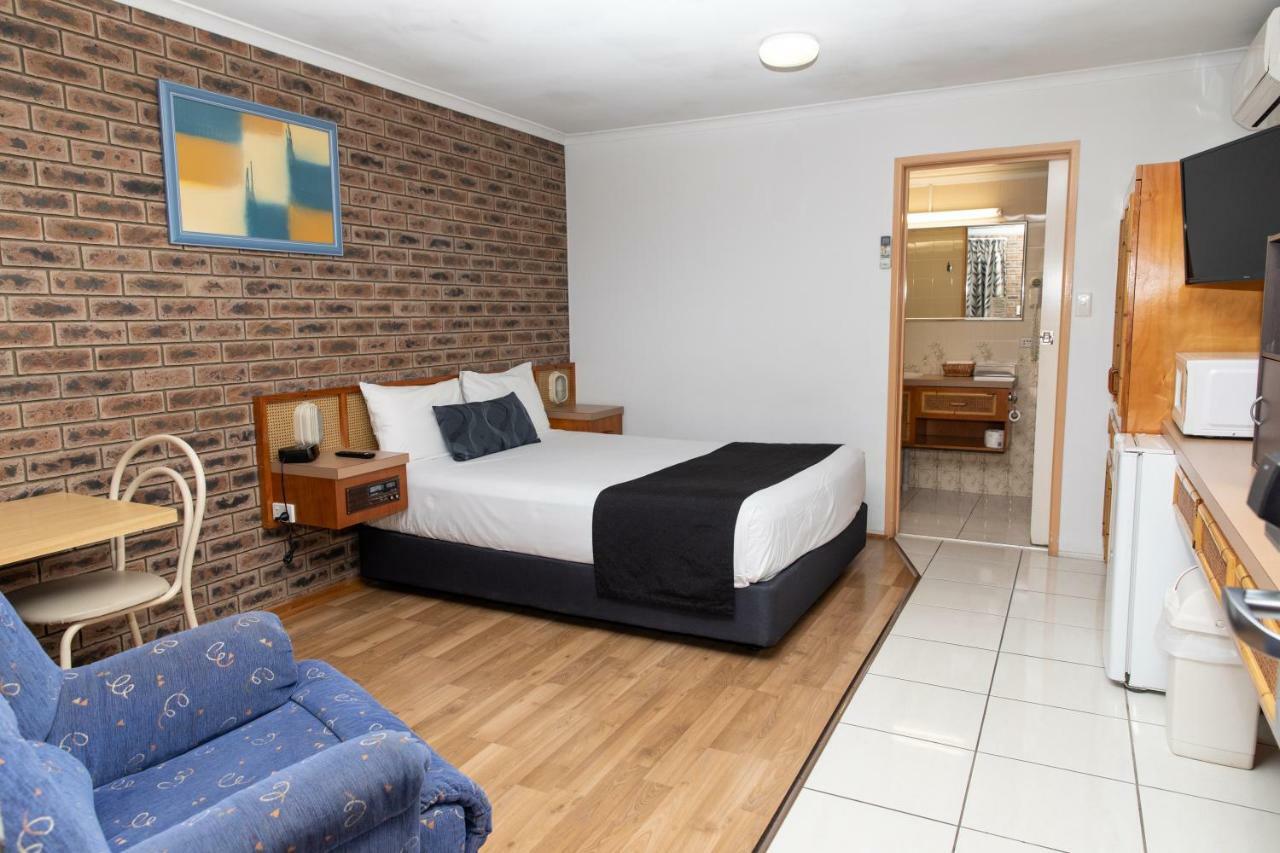 Lantern Motor Inn Mackay Bagian luar foto