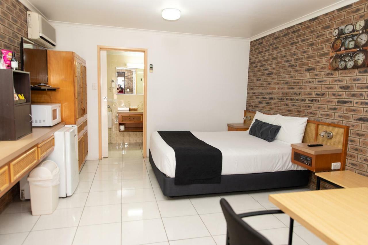 Lantern Motor Inn Mackay Bagian luar foto