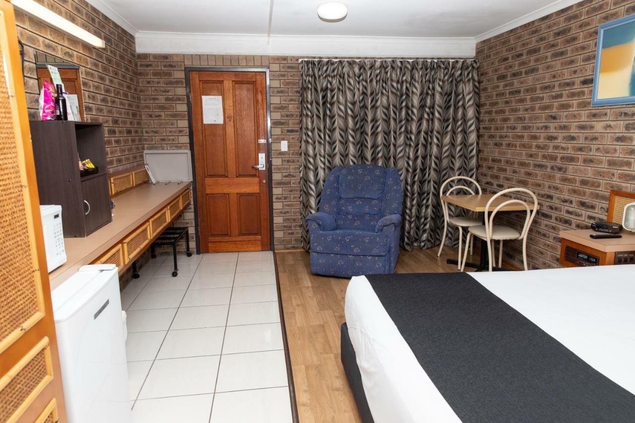 Lantern Motor Inn Mackay Bagian luar foto