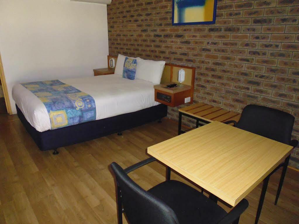 Lantern Motor Inn Mackay Bagian luar foto